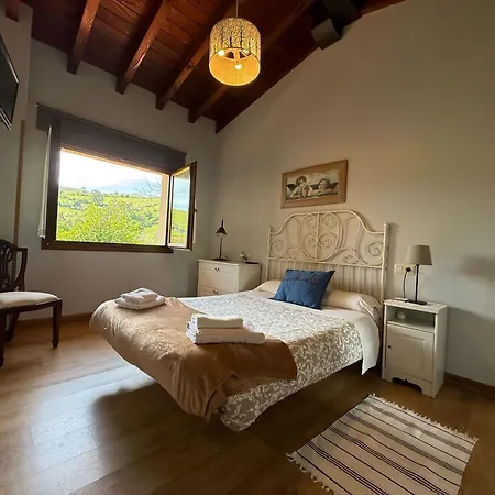 Casa La Escuelina En Villanueva (Asturias)