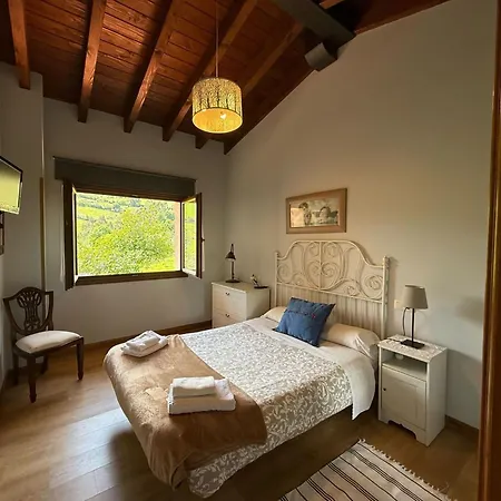 Casa La Escuelina En Villanueva (Asturias)