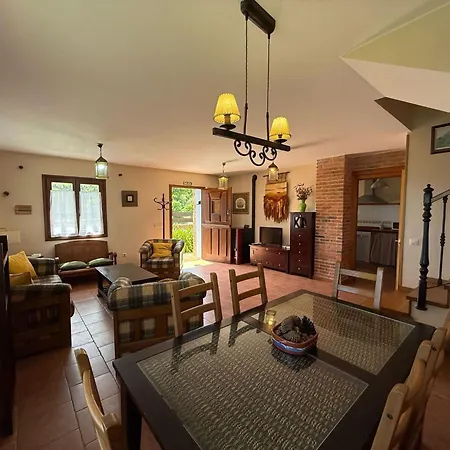 Casa La Escuelina En Villanueva (Asturias)
